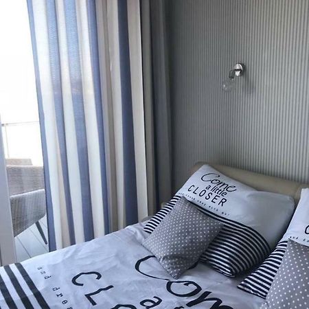 Apartament Z Widokiem Na Jezioro Apartment Rydzewo Bagian luar foto